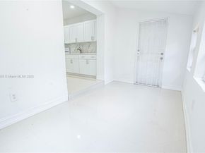 575 NW 49th St, Miami FL 33127