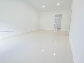 575 NW 49th St, Miami FL 33127