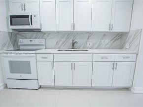 575 NW 49th St, Miami FL 33127