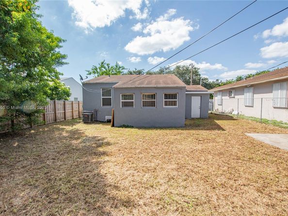 575 NW 49th St, Miami FL 33127