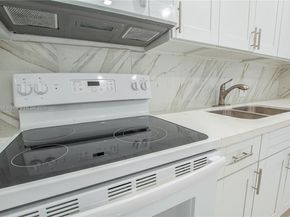 575 NW 49th St, Miami FL 33127