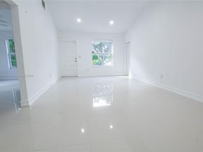 575 NW 49th St, Miami FL 33127
