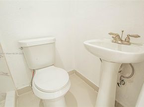 575 NW 49th St, Miami FL 33127
