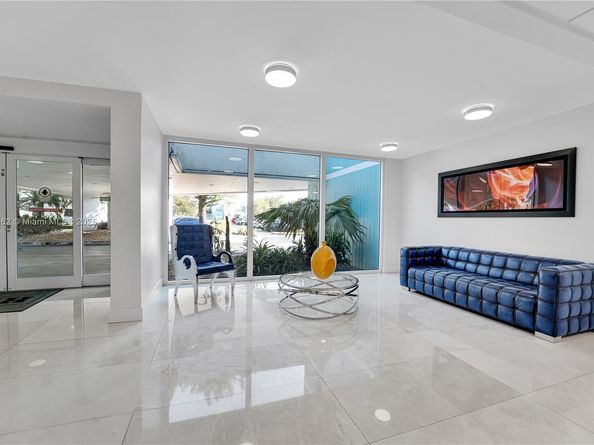 919 Hillcrest Dr 704, Hollywood FL 33021