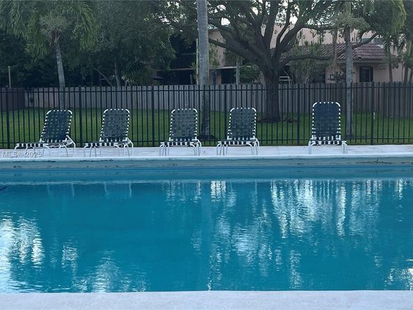20549 NE 6th Ct, Miami FL 33179