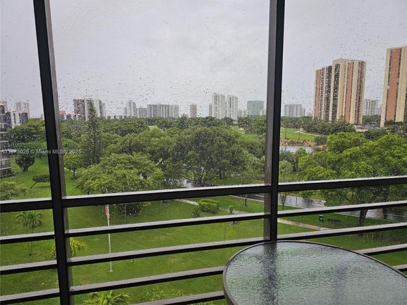 20400 W Country Club Dr 711, Aventura FL 33180