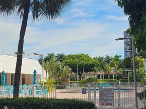20400 W Country Club Dr 711, Aventura FL 33180