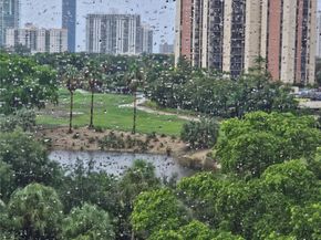 20400 W Country Club Dr 711, Aventura FL 33180