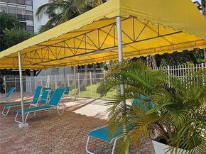 20400 W Country Club Dr 711, Aventura FL 33180