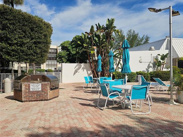 20400 W Country Club Dr 711, Aventura FL 33180
