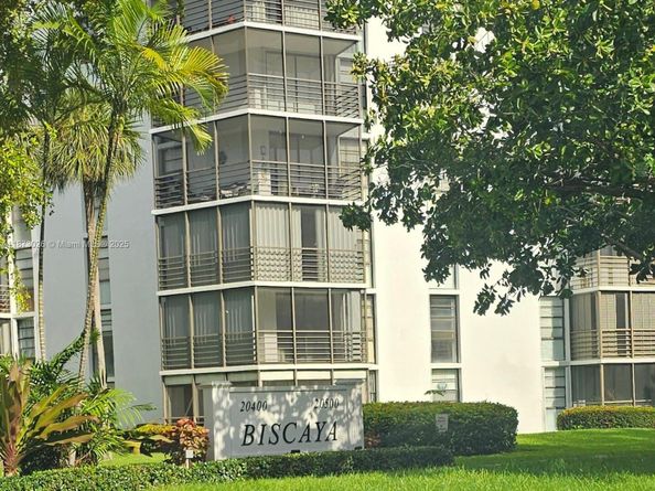 20400 W Country Club Dr 711, Aventura FL 33180