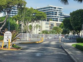 20400 W Country Club Dr 711, Aventura FL 33180