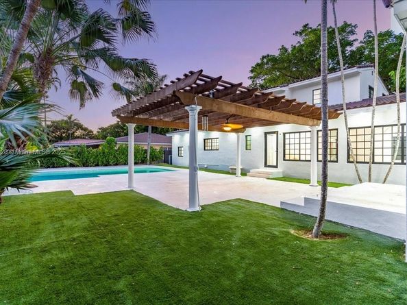 1426 Robbia Ave, Coral Gables FL 33146