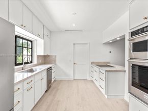 1426 Robbia Ave, Coral Gables FL 33146