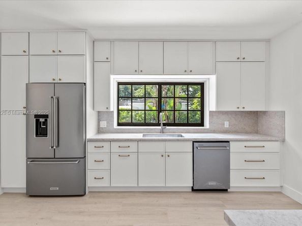 1426 Robbia Ave, Coral Gables FL 33146