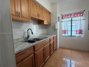 2460 NW 33rd St, Miami FL 33142