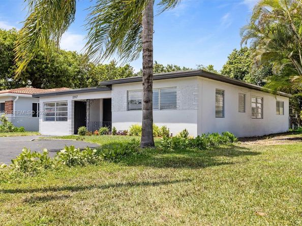 2517 Polk St, Hollywood FL 33020