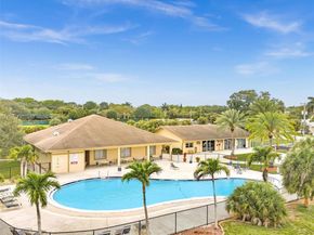 2061 SW 83rd Ave, Davie FL 33324
