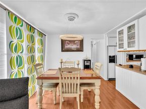 2061 SW 83rd Ave, Davie FL 33324
