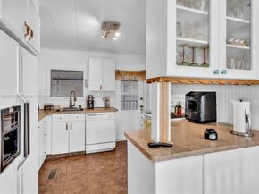 2061 SW 83rd Ave, Davie FL 33324