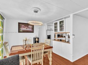 2061 SW 83rd Ave, Davie FL 33324