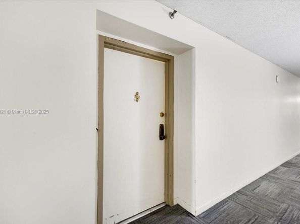 900 NE 195th Street 607, Miami FL 33179