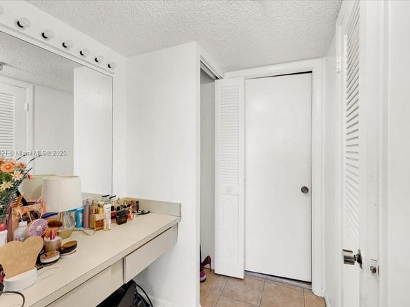 900 NE 195th Street 607, Miami FL 33179