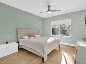 1202 S Manor Dr S, Weston FL 33326