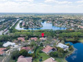 1202 S Manor Dr S, Weston FL 33326