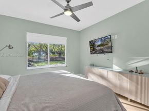 1202 S Manor Dr S, Weston FL 33326