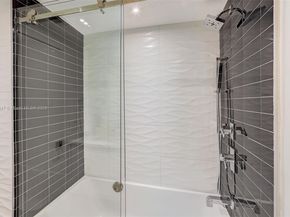 20191 E Country Club Dr 802, Aventura FL 33180