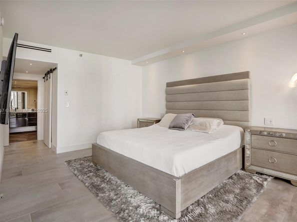 20191 E Country Club Dr 802, Aventura FL 33180