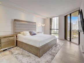 20191 E Country Club Dr 802, Aventura FL 33180