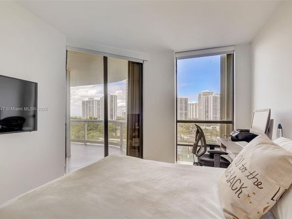 20191 E Country Club Dr 802, Aventura FL 33180