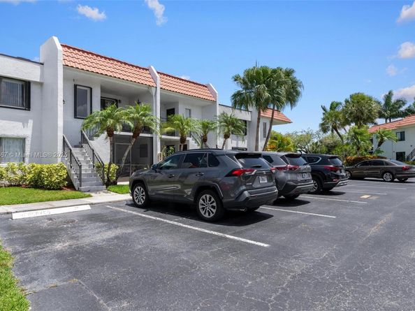 280 Racquet Club Rd 204, Weston FL 33326
