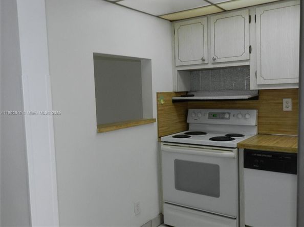 9661 Sunrise Lakes Blvd 305, Sunrise FL 33322