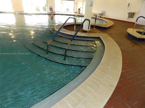 9661 Sunrise Lakes Blvd 305, Sunrise FL 33322