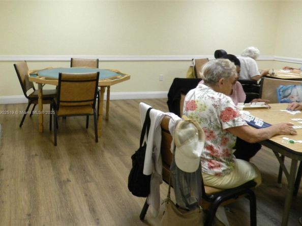 9661 Sunrise Lakes Blvd 305, Sunrise FL 33322