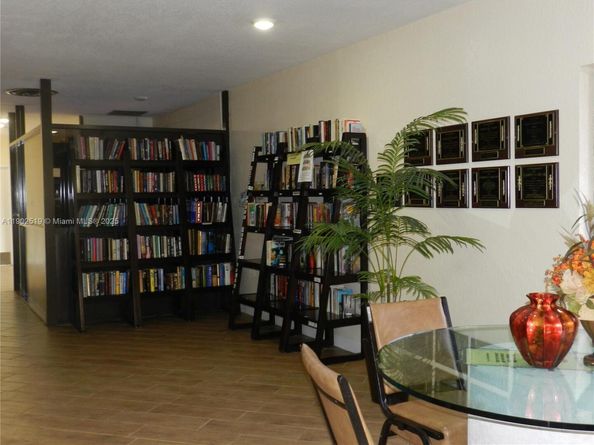 9661 Sunrise Lakes Blvd 305, Sunrise FL 33322