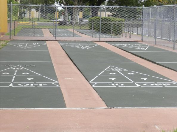 9661 Sunrise Lakes Blvd 305, Sunrise FL 33322