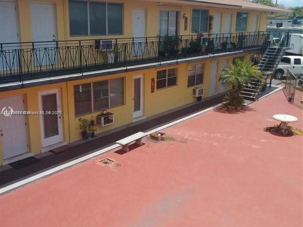 17051 NE 23rd Ave 2E, North Miami Beach FL 33160