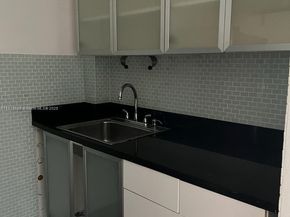 17051 NE 23rd Ave 2E, North Miami Beach FL 33160