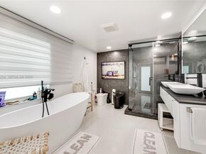 7235 SW 39th St, Miami FL 33155