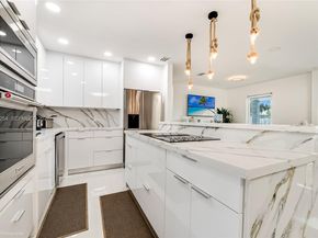 7235 SW 39th St, Miami FL 33155