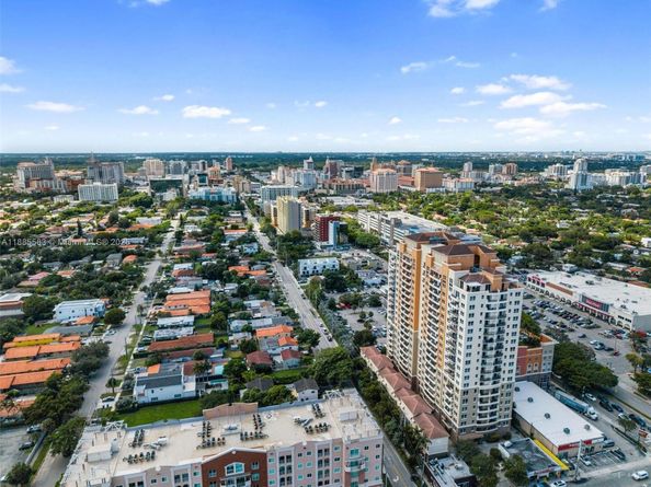 3232 SW 22nd Ter 1003, Miami FL 33145