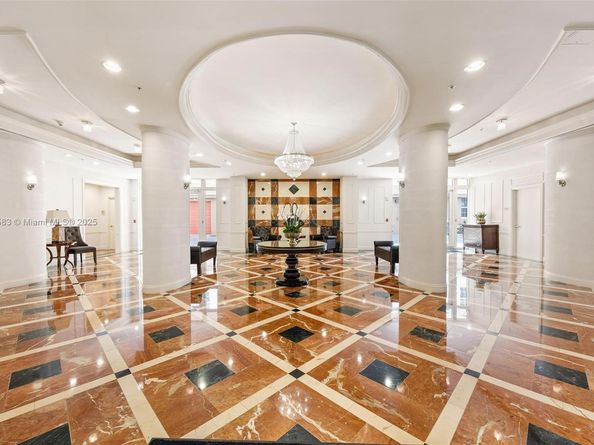 3232 SW 22nd Ter 1003, Miami FL 33145