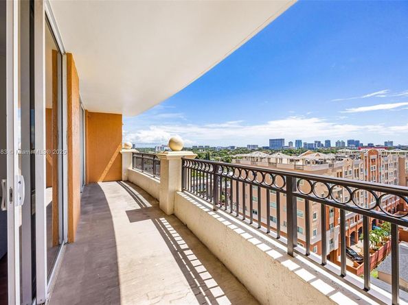 3232 SW 22nd Ter 1003, Miami FL 33145