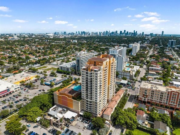 3232 SW 22nd Ter 1003, Miami FL 33145