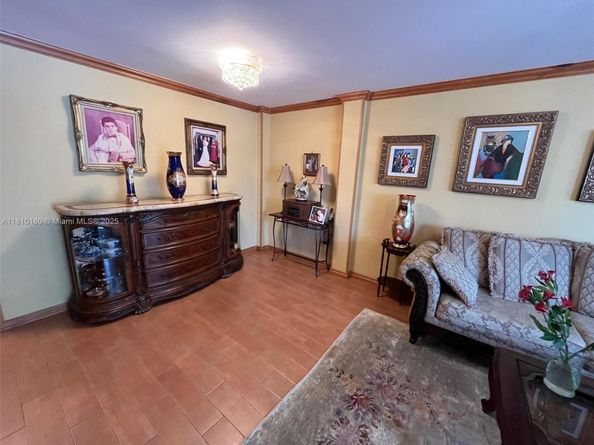3551 NE 169th St 301, North Miami Beach FL 33160