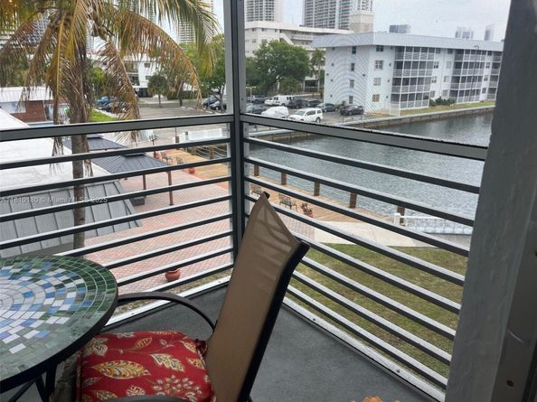 3551 NE 169th St 301, North Miami Beach FL 33160